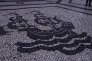 Largo do Camões - Caravela em calçada portuguesa