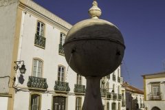 Évora
